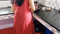 Kaam wali bhai ko dapur saya Choda - kongkek pembantu rumah saya di dapur