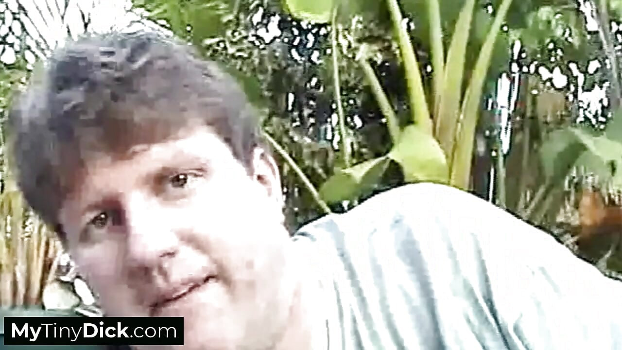 Eine experten-blonde MILf bearbeitet diesen kleinen schwanz