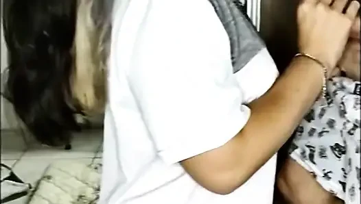 Öpücükler, okşamalar ve oyunlar derin gırtlağına kadar güçlü, yavaş ve ıslak...