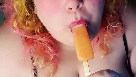 Strawbie popsicle time