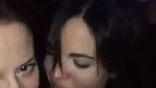 Double Blowjob From 2 Latinas