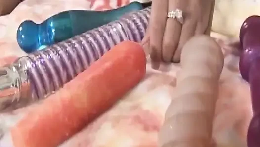 Mature Brunette MILF Shoves Carrot Deep in Her Ass