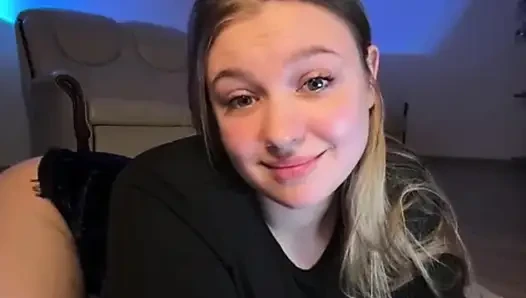 Bouncing huge tits and masturbate fat pussy