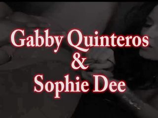 Gabby Quinteros complace el coño de Sophie Dee