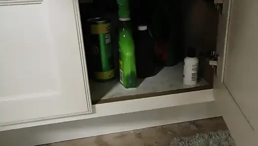Şartlı tahliye memuru biraz lezzetli eğlence sunuyor