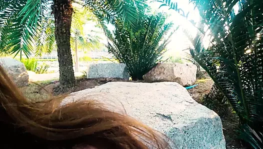 PUBLIC SEX WITH CUMSHOT IN THE PARK!