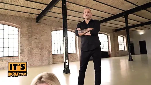 Angie Lynx evde göstermelik anal tükürme ilişkisi istiyor - itspov