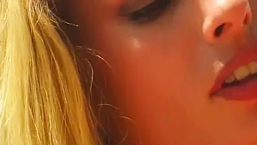 Weiße Höschen Chroniken 08: Poolside Lesbenabenteuer