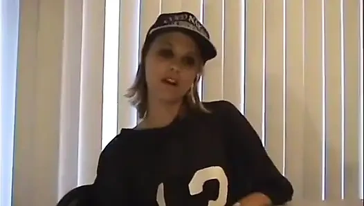 Tomboy tiffany nimmt eine harte kehle