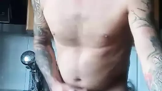Mutfak tezgahında mastürbasyon