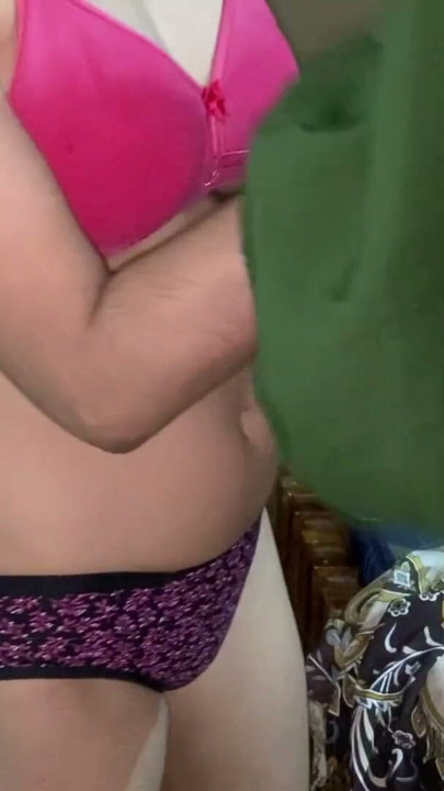 Girlfriend ko Pehle Nachya Fir Chusya Desi Girl In Hotel | Clip 1