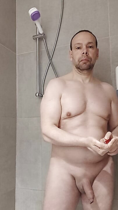 Massage with moisturizing oil, handjob and ejaculation