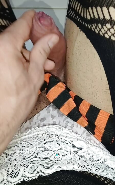 Sexy gay fitness, en hermosa lencería, six pack