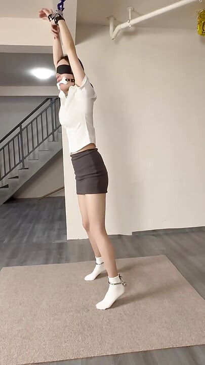 An Office Lady, After Work, Secretly Asks Her Host for a Job Appointment Behind Her Boyfriend's Back