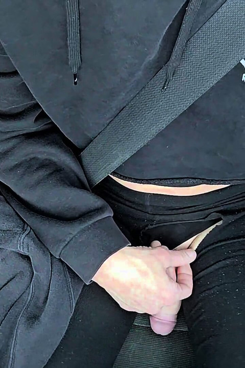 Seksi Filomena Arabasını Sürerken Mastürbasyon Yapıyor