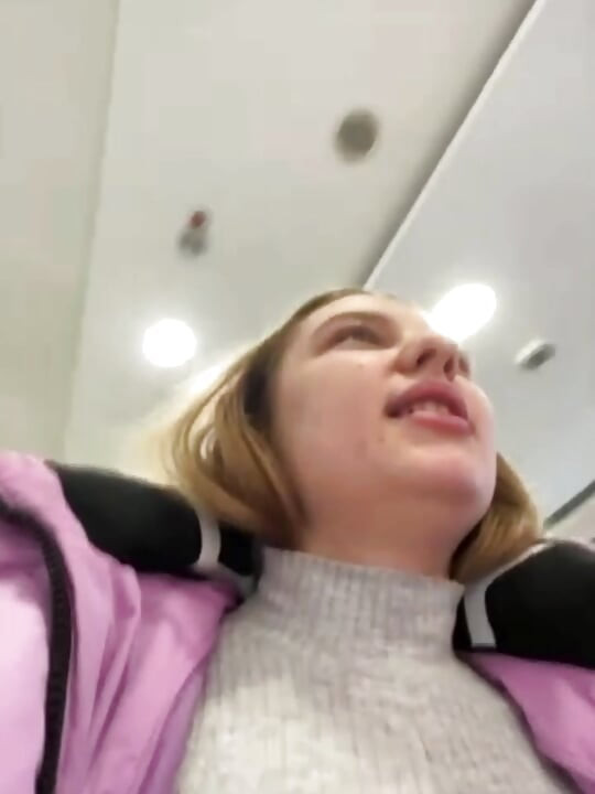 Extreme cumming in the locker room with jucielussie