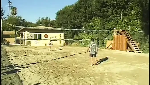 Ponpon kız götünü sert sikiyor