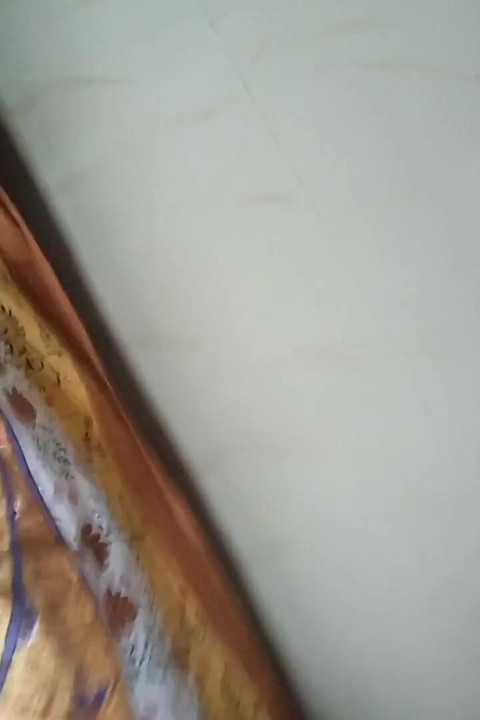 在这一点上，我暴露了自己并展示我裸体的身体