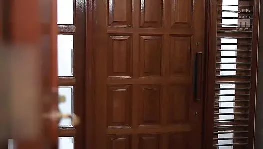 Banyomu her zaman banyoya giden büyük memeli bir komşuya ödünç verdim 2