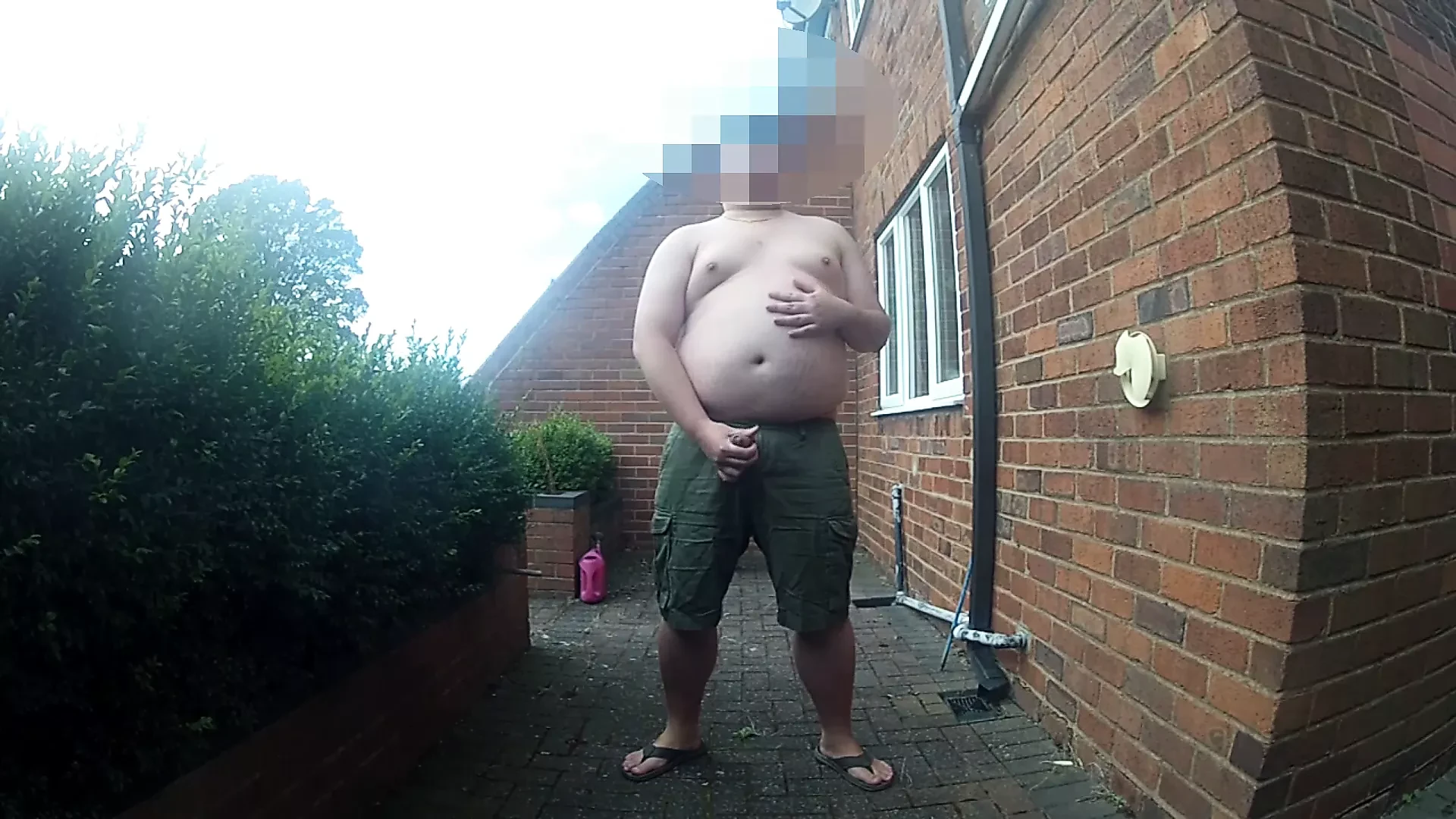 Jerking in the garden - Chubby-Guy