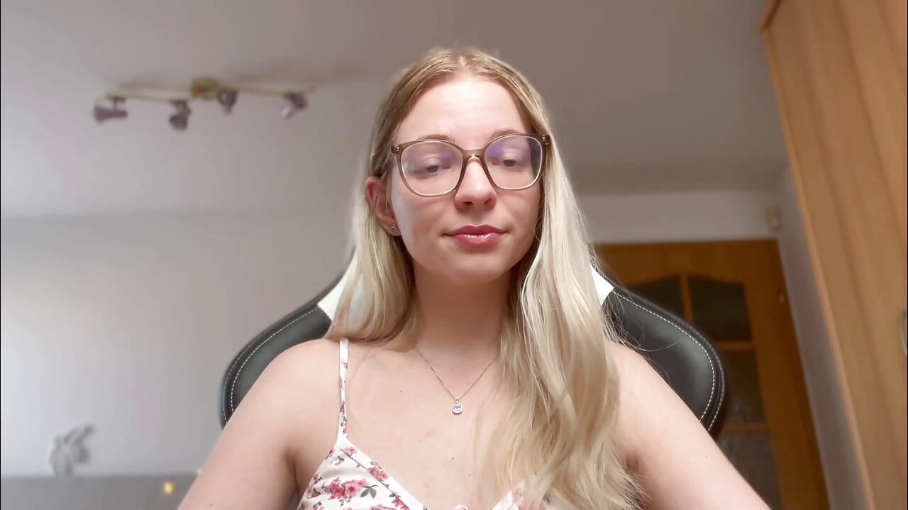 You are an incompetent cuckold - ASMR roleplay