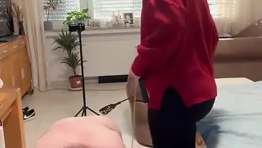 DomLadyMia-SlaveOfM Rote Striemen für den Sklaven Teil 1