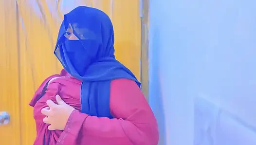 A Hot Egyptian Girl Wants to Have Sex with You