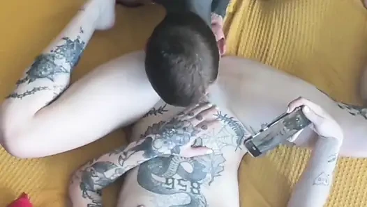 Жесткий грубый секс с большим хуем в татуировках, папочка Hoss Kado трахает пирсингованная альт-девушка Salem, многократные кримпаи страстного траха