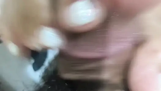 Acoletteyyy'nin sevimli beyaz parmakları sağıyor