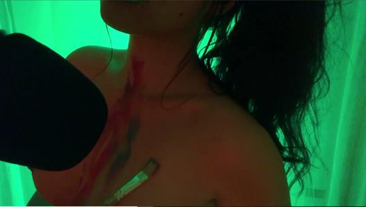 Całkowicie nagie ciało malowanie ASMR kończące się intensywnym orgazmem