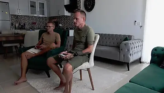 Istri nakal ini selingkuh sama sahabat suaminya sendiri! Video resolusi 4K