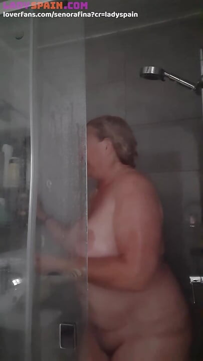 Take a Shower with the Horny Lady Fina, and Masturbate