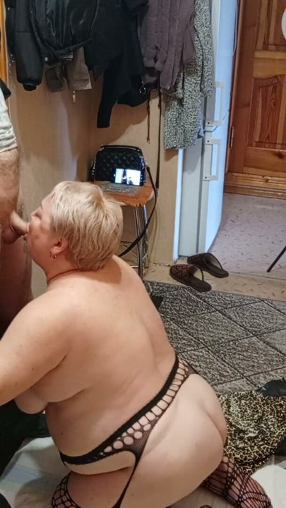 mature milf with big tits instead of tip jerks off and sucks my dick | Clip 1