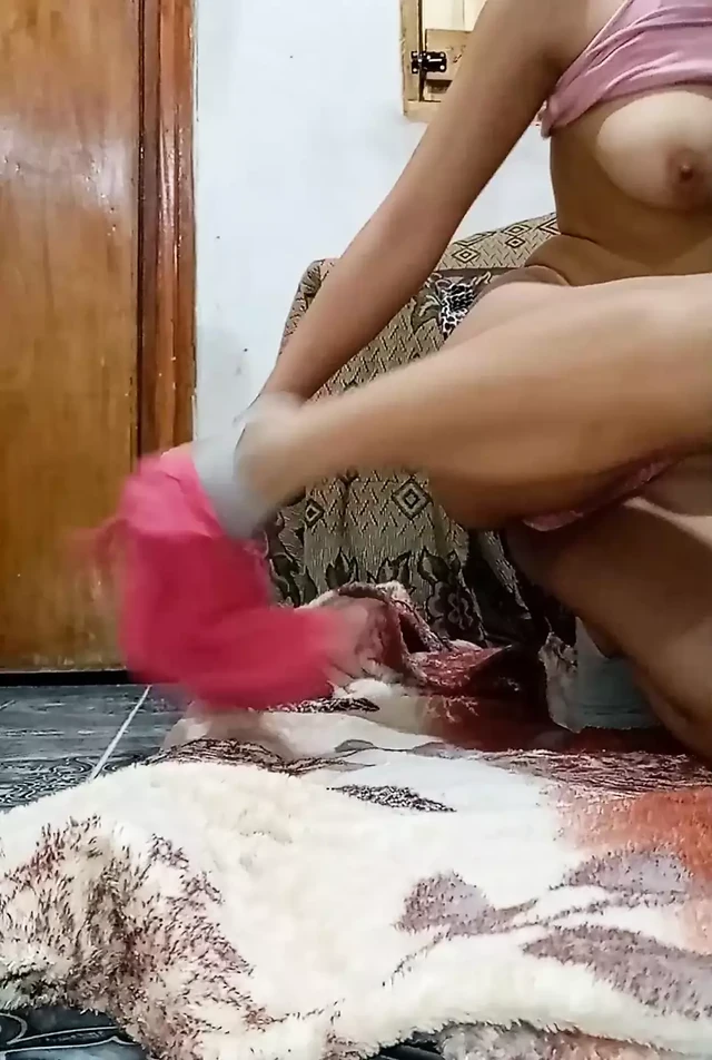 I like to be fucked every day, my vagina is open and wet but I like it and I don't know how to put my fingers in