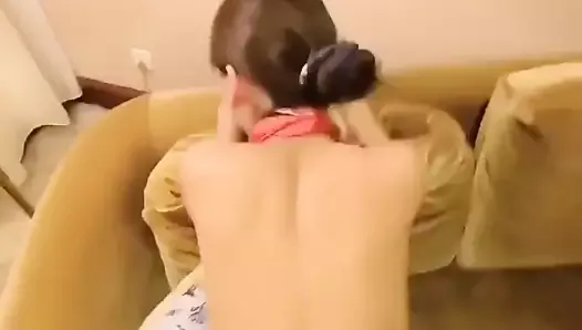 Une hôtesse de l'air chinoise se fait baiser