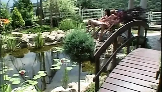 Barbara ve Gilda sikişiyor