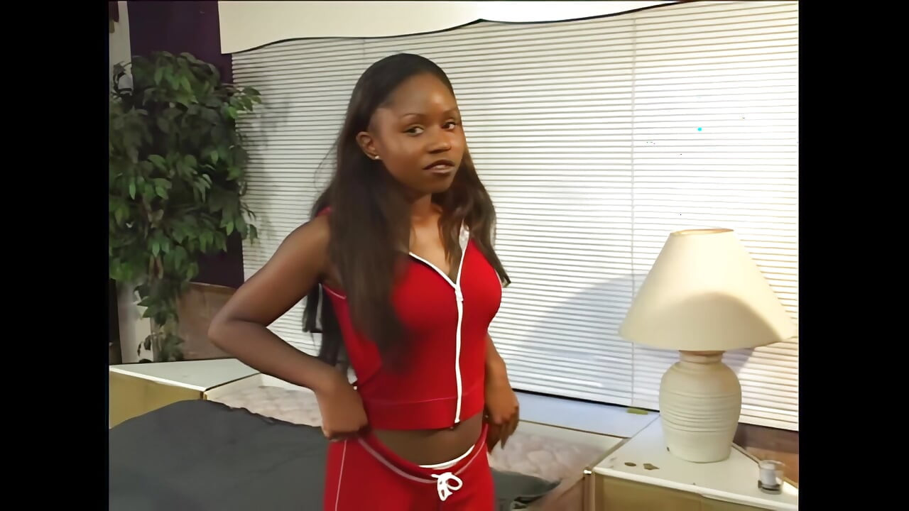 Anh ấy liếm âm hộ của tôi