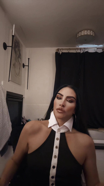 Нова дівчина на сцені чудова порушник