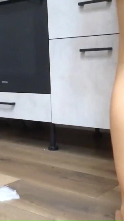 Wann wird der nachbar um zucker von der frechen Milf von nebenan bitten? | Clip 1