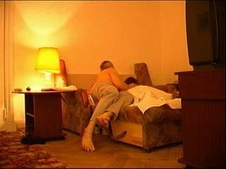 소녀를 유혹하는 아주 잘생긴 아빠