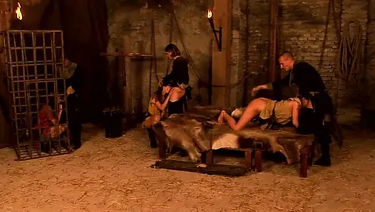 En iyi grup seks!! Sürtük fahişeler için en sert yaraklar beşli en ateşli seks cilt 3