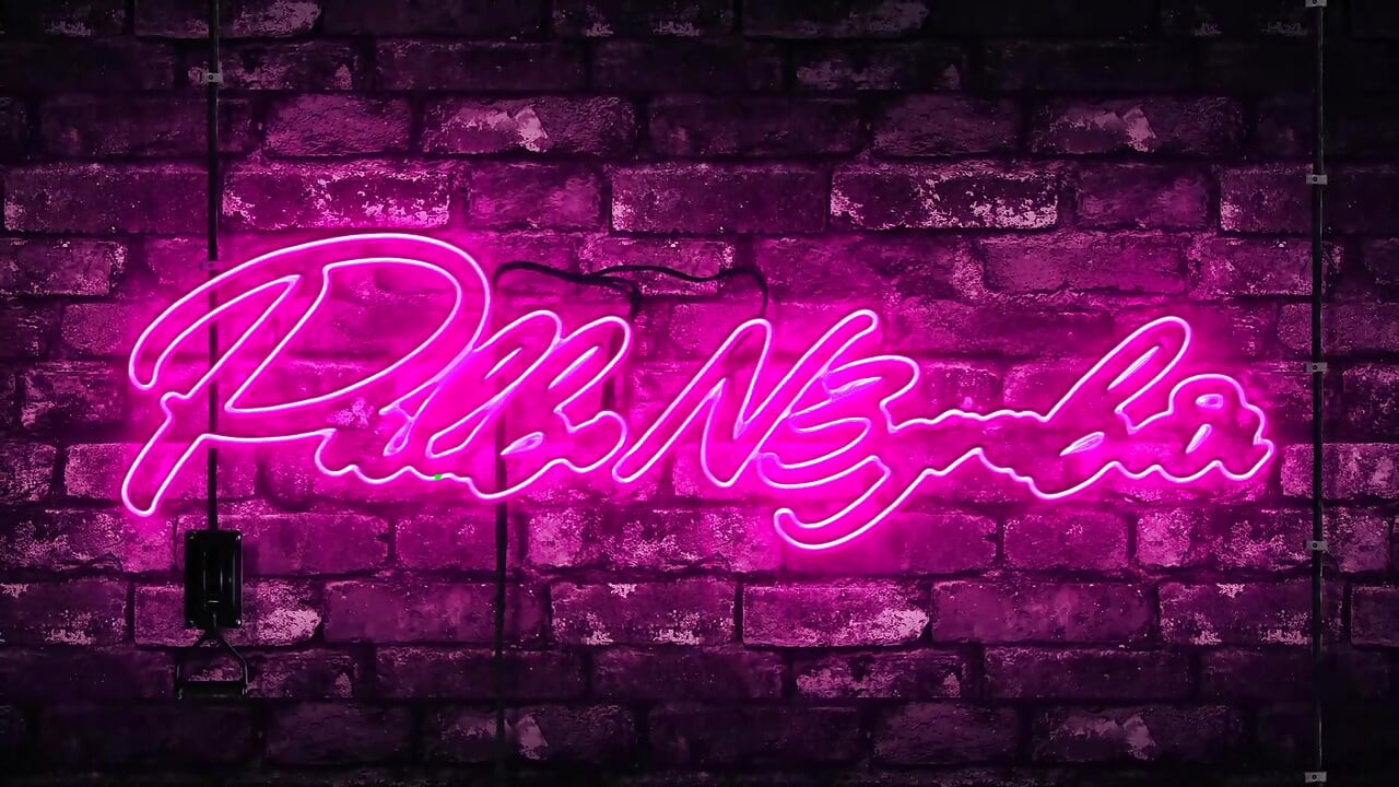 Patuljak se svlači za predstavu