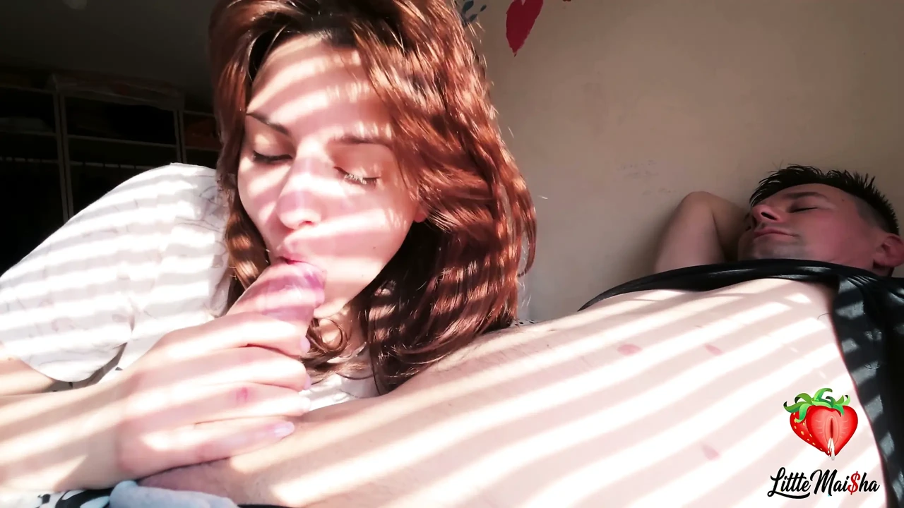 Morning with Abundant Ejaculation, Instead of Swallowing It She Spit Out