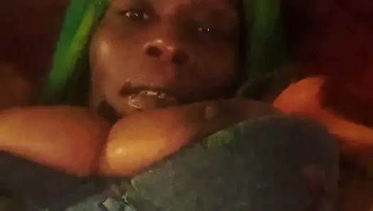 Anda melihat lubang pantat yang berair itu