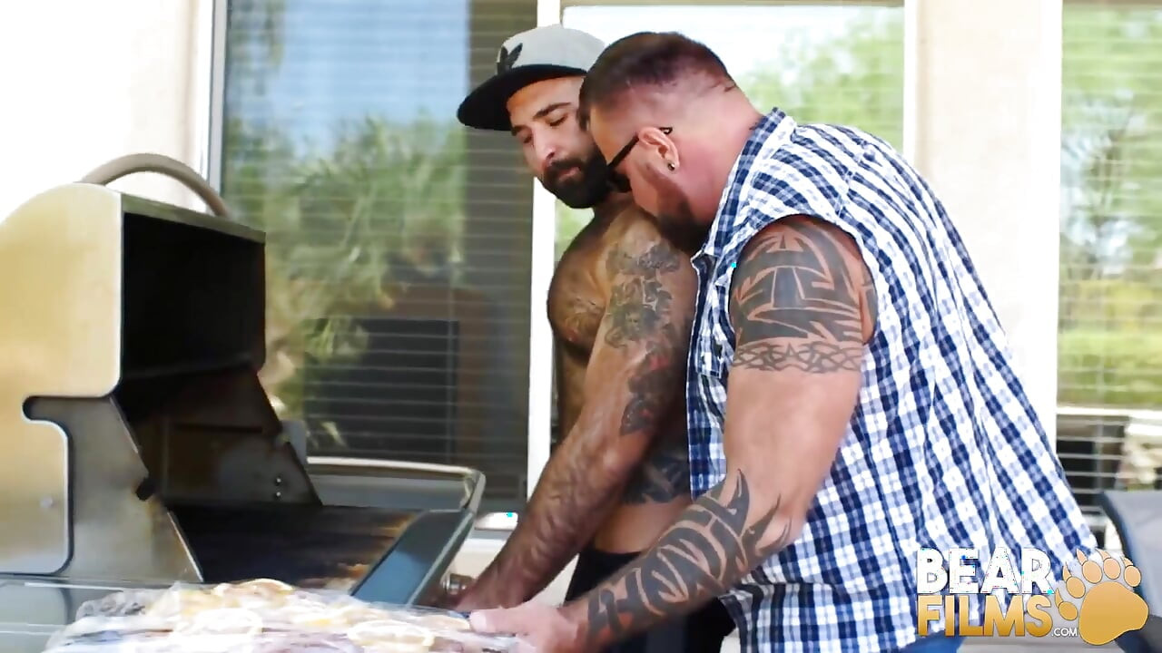 Hung Bear Atlas Grant Barebacks Dino DeFrancesco