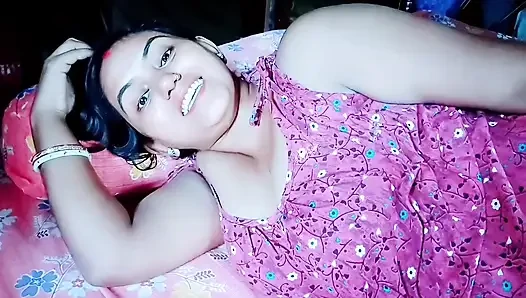 Hintli tarzı yeni çift üvey kız kardeşinin önünde viral sert sikişiyor