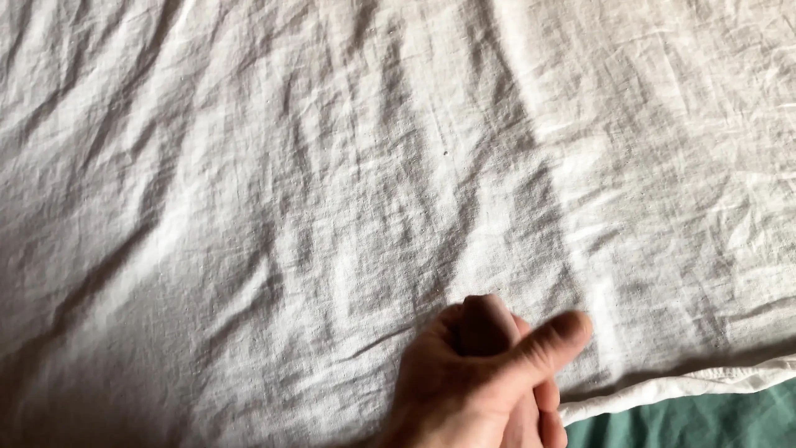 乳房戏弄鸡巴和射精骑