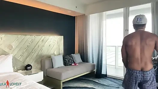 Di balik layar: lila lovely lagi asik sama brickzilla