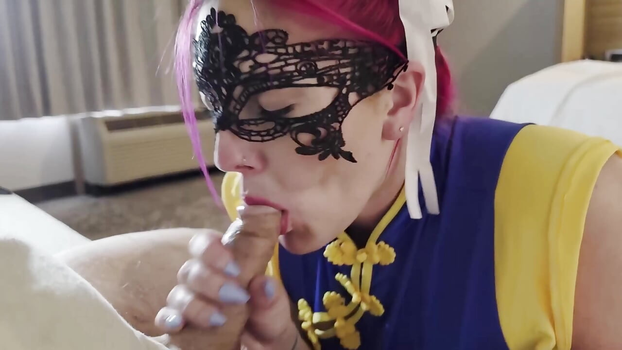 Hot wife Cosplay Chun Li
