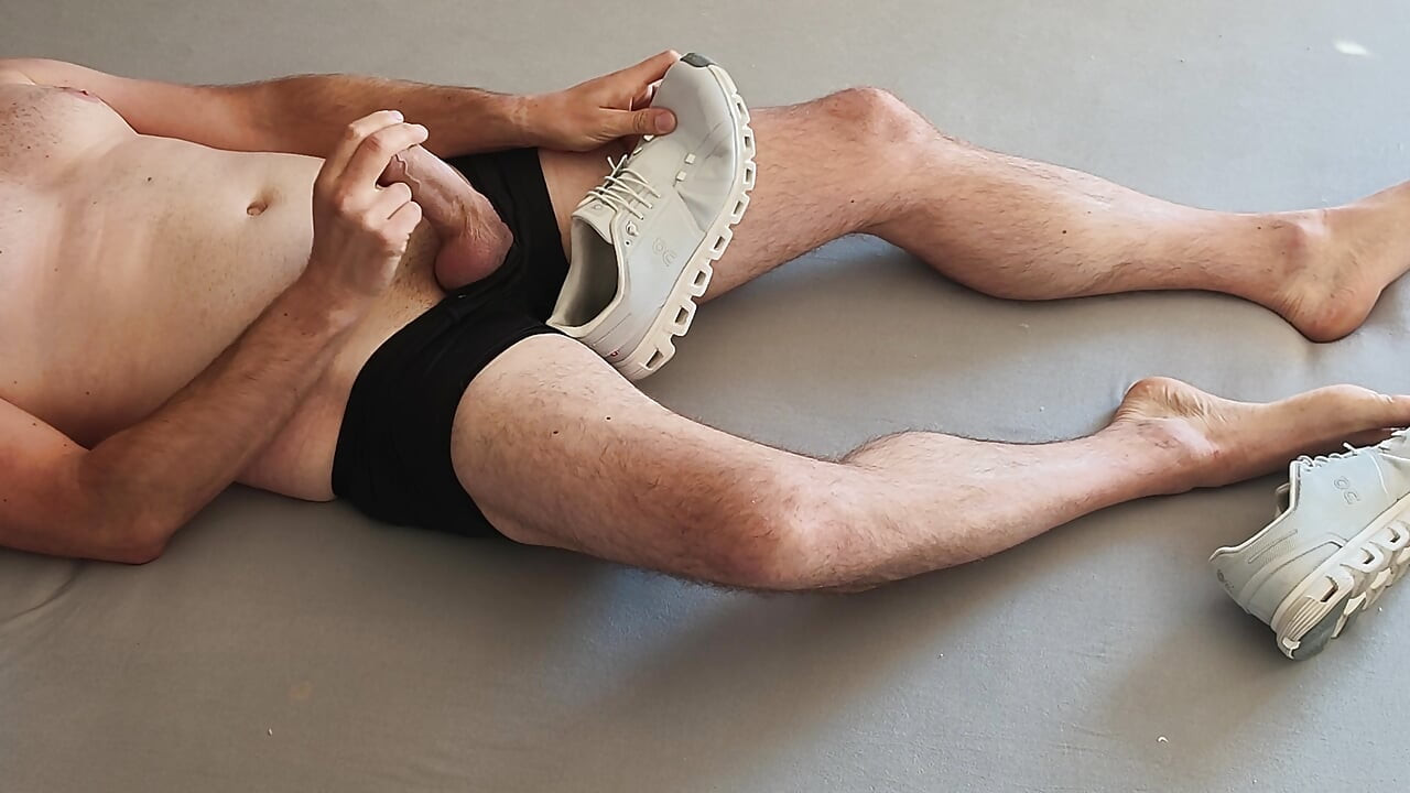 Cumshot, Sneakers & Bare Feet in Bed - Naughty Multicam Solo Session